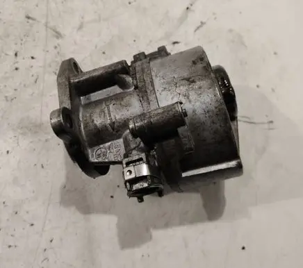 Renault Megane II Vacuum pump 720562