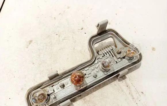 Opel Zafira A Tail light bulb cover holder py21w