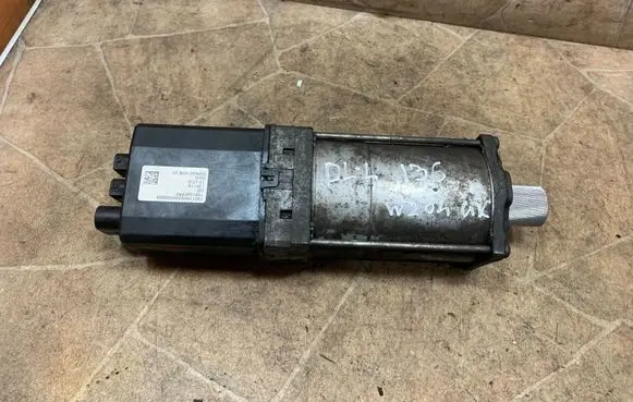 Mercedes-Benz C W204 Steering rack 758135FFFF