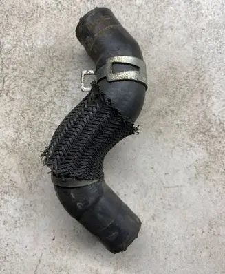 Toyota Avensis T270 Engine coolant pipe/hose