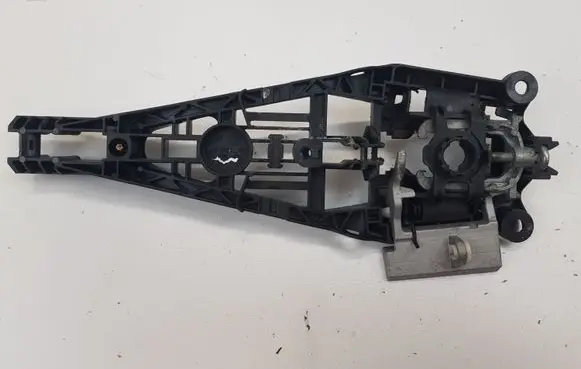 Rear door exterior handle/bracket