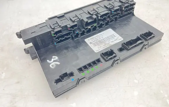 Mercedes-Benz E W211 Fuse module 2115455101 5DK00804745