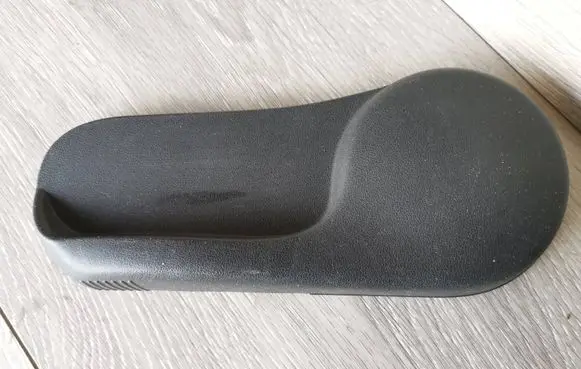 Toyota Avensis T250 Rear seat side bottom trim 72525-02040