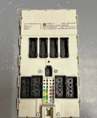 BMW 1 F20 F21 Comfort/convenience module E9116RI001052 7901001