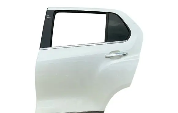Chevrolet Trax Rear door