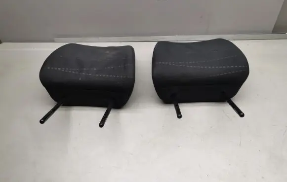 Toyota Yaris Front seat headrest 