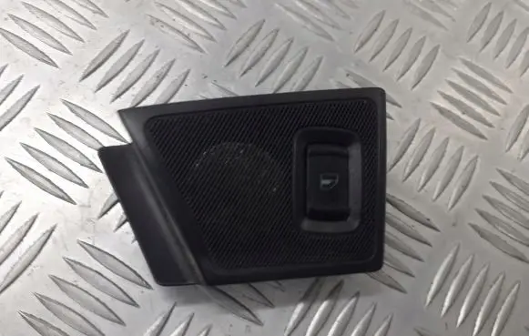 Skoda Octavia Mk1 (1U) Quarter vent window switch 1U4867436