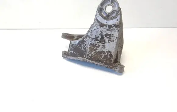 Audi A4 S4 B5 8D Engine mounting bracket 8D0399114S