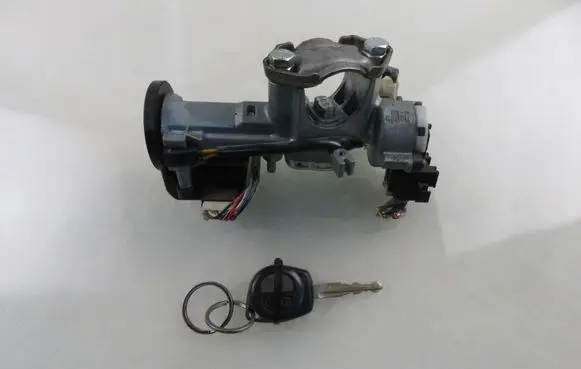 Suzuki Grand Vitara II Ignition lock 