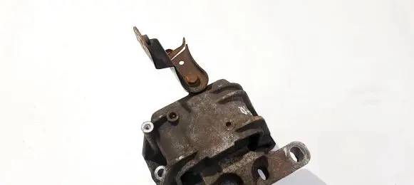 Engine mount bracket