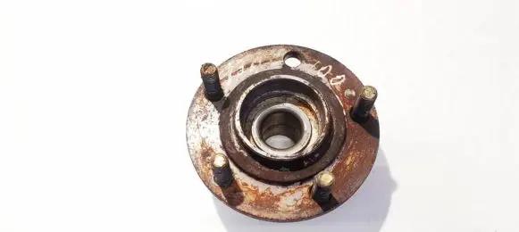 Mitsubishi Space Wagon Rear wheel hub