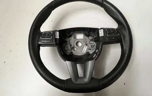Seat Altea XL Steering wheel 1P0959537H 1P0959538C 901207580000