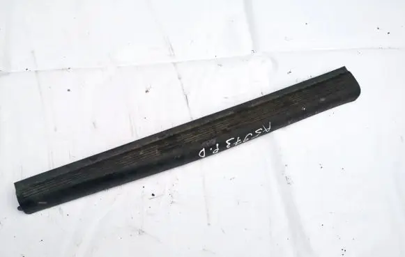 Mercedes-Benz E W211 Front sill trim cover a2116801835