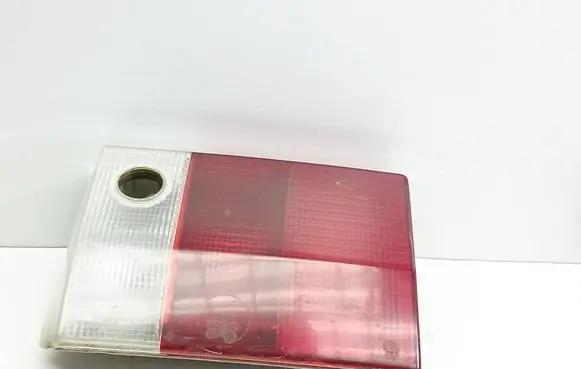 Audi 80 90 B3 Tailgate rear/tail lights 893945094