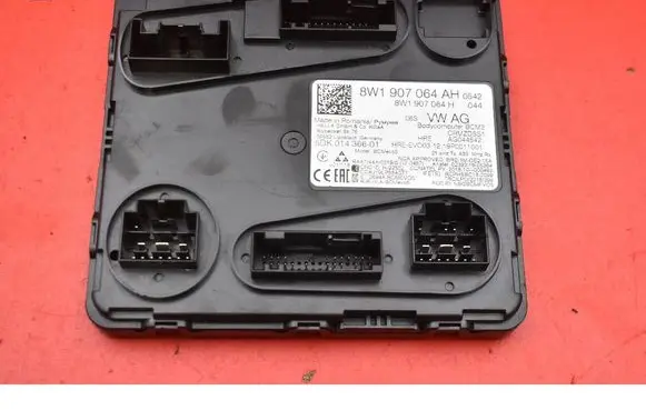 Audi e-tron Comfort/convenience module 8W1907064AH