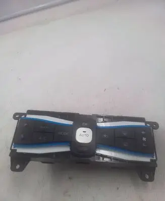 Nissan Leaf I (ZE0) Climate control unit T949197A