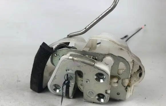 Subaru Forester SH Front door lock