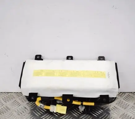 Hyundai Genesis Passenger airbag 845302M700