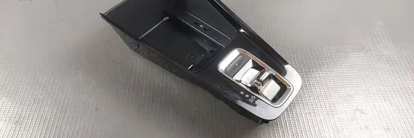 Skoda Octavia Mk4 Gear shifter surround trim plastic 5E4713203BA 5E471320310