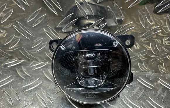 Citroen C4 III e-C4 Front fog light 9826960480