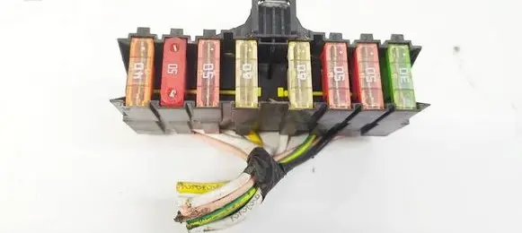 Peugeot Partner Fuse box set 9636079380