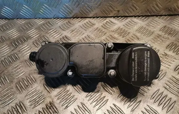 Mercedes-Benz C W203 Oil breather separator 6460100162