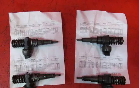 Volkswagen Eos Fuel injector 038130073BQ 0414720312