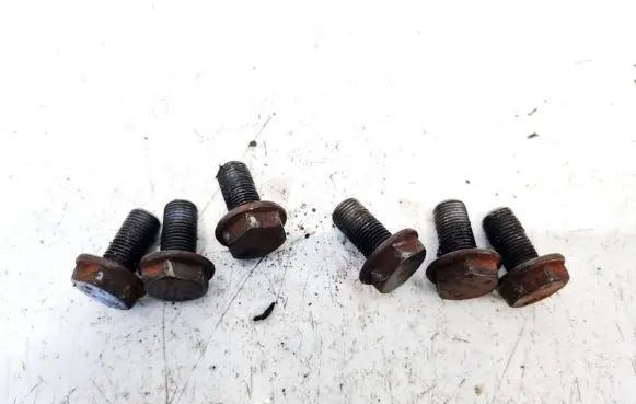 Volkswagen Golf VI Nuts/bolts 