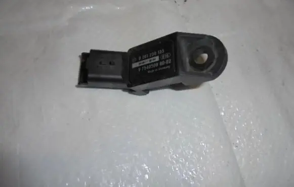Citroen C4 I Picasso Air pressure sensor 0261230135