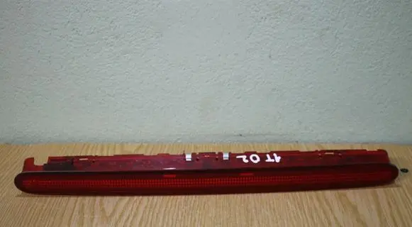 Volkswagen Touran I Third/center stoplight 1T0945097A