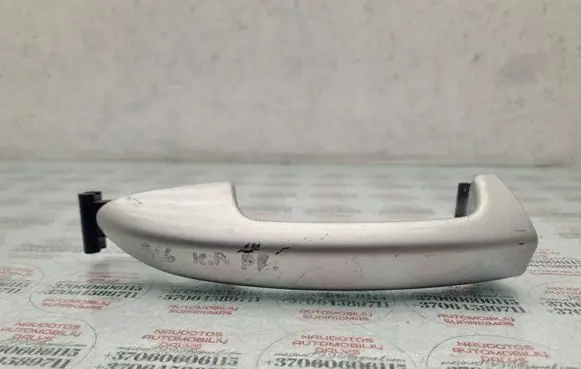 Volkswagen PASSAT B6 Front door exterior handle 3C0837209