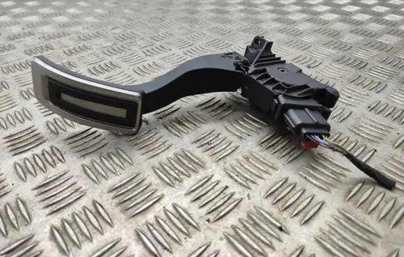 Volkswagen Golf VII Accelerator throttle pedal 5Q1723503H