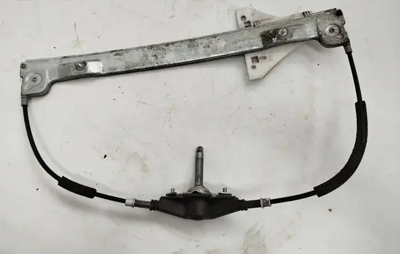 Mitsubishi Colt Rear door manual window regulator 5743A098