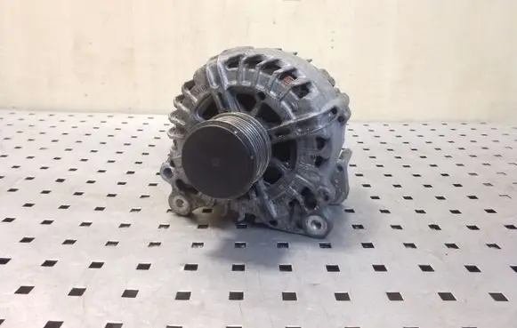 Seat Toledo IV (NH) Generator/alternator 03L903024M TG14C057