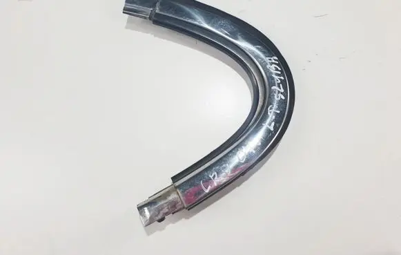 Honda CR-V Rear side glass trim 