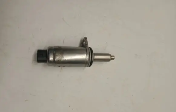 Porsche Macan (95B) Camshaft vanos timing valve 06E103697