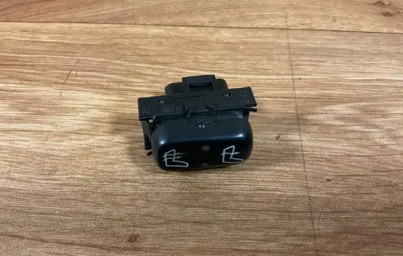 Mercedes-Benz ML W163 Seat heating switch 1638200210