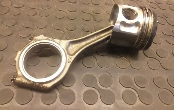 Audi A4 S4 B6 8E 8H Piston with connecting rod 059F