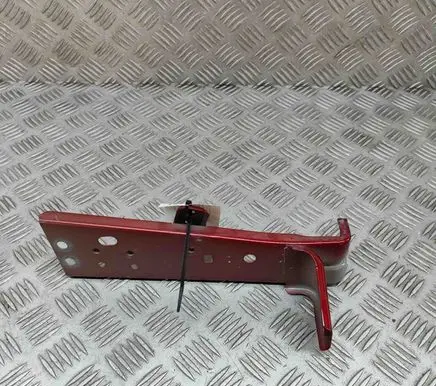 Fender mounting bracket