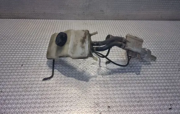 Mercedes-Benz Vito Viano W639 Master brake cylinder A0004316901