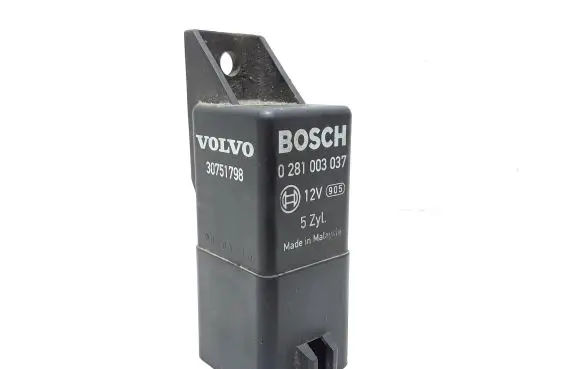 Volvo V70 Glow plug pre-heat relay 0281003037 30751798