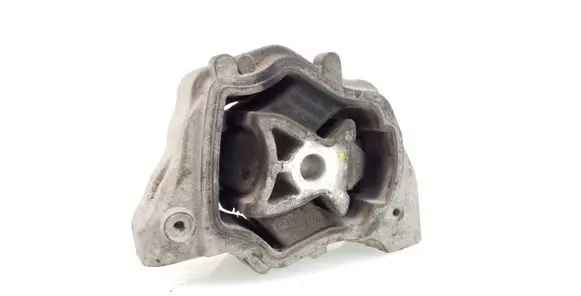 Volvo XC60 Engine mount bracket 31330138