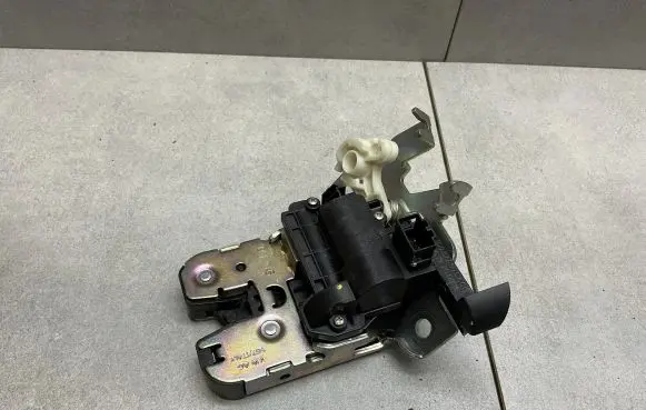 Audi A4 S4 B9 Tailgate/trunk/boot lock/catch/latch 3G0827503A