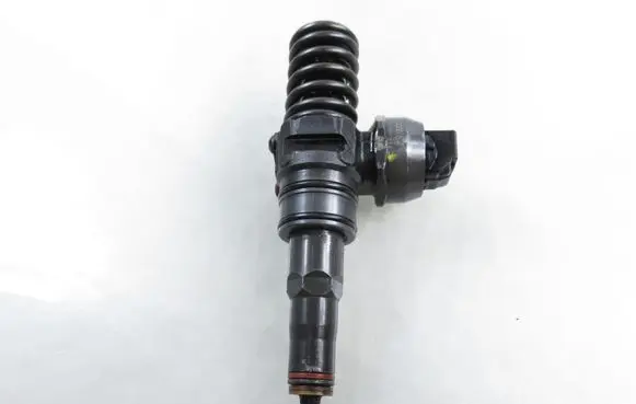 Volkswagen Caddy Fuel injector 0414720232 038130073BR