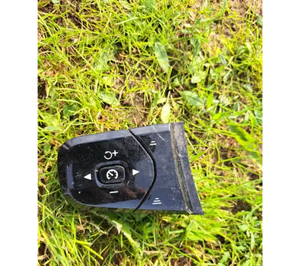 Volvo XC40 Steering wheel buttons/switches 32266082