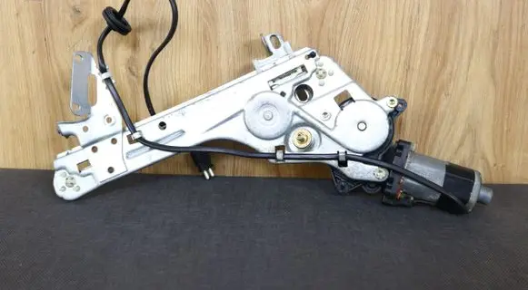 Mercedes-Benz SLK R170 Front door window regulator with motor 1706700203 A1706700203