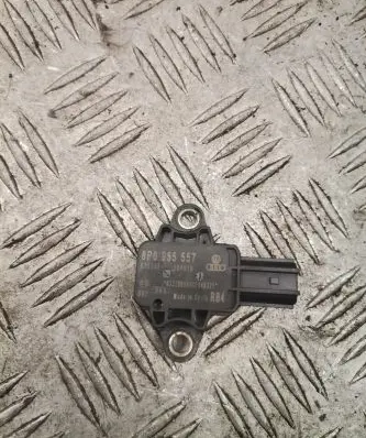 Audi A3 S3 8P Airbag deployment crash/impact sensor 8p0955557