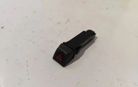 Volvo V50 Hazard light switch 8651399 03W484