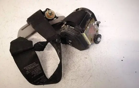 Mitsubishi Carisma Rear seatbelt 570323200