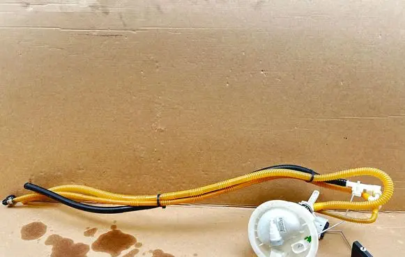 BMW 3 E92 E93 Fuel level sensor 7162394